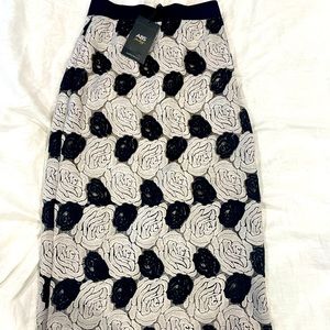 Embroidered midi skirt